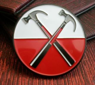 Marching Hammers Pink Floyd Official Pin / Badge Collectable Xxx