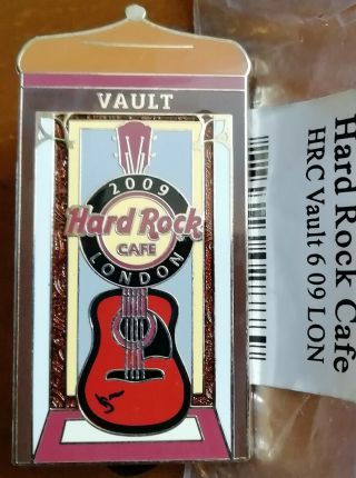 Hard Rock Cafe London Vault Series Pin 6 David Bowie Guitar 2009 Pin