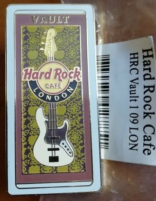 Hard Rock Cafe London Vault Series Pin 1 White Guitar 2009 Pin