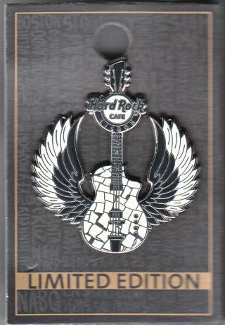 Hard Rock Cafe Pin: Lisbon Winged Guitar Le300
