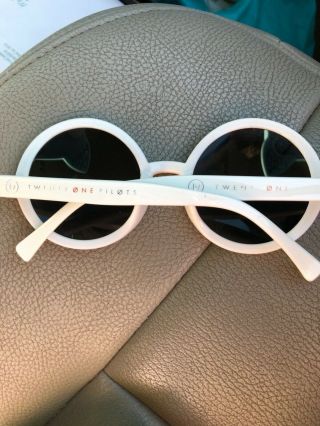 Twenty One Pilots Emotional Roadshow Tour Sunglasses Round White