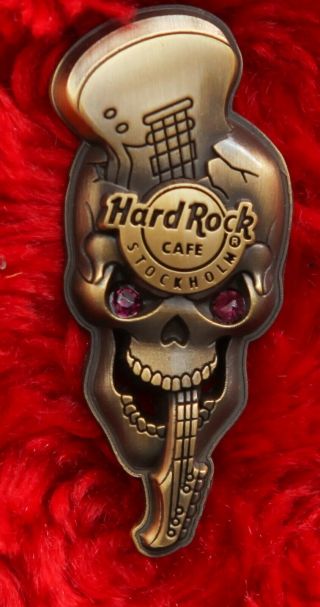 Hard Rock Cafe Pin Stockholm 3d Skull Skandinavian Series February Birth Stone