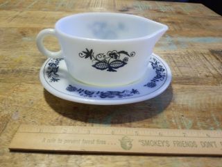 Vintage Pyrex Gravy Boat With Underplate Blue Onion