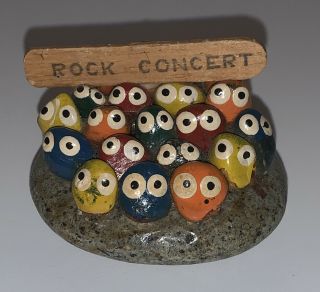 Pet Rock Concert Paperweight Gag Gift Vintage 70’s