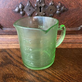 Gorgeous Vintage Hazel Atlas Green Uranium Vaseline Glass Measuring Cup Glows