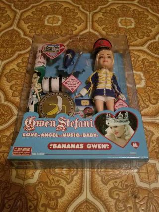 Gwen Stefani Harajuku Lovers Gwen Doll Bananas Gwen Dated 2006 L.  A.  M.  B.