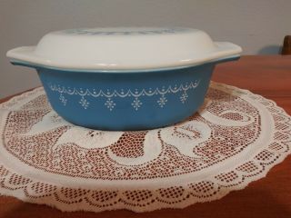 Vintage Pyrex Snowflake Blue Garland 1 1/2 Qt Oval Casserole Dish With Lid