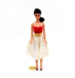 Vintage Mattel Barbie 850 4 Ponytail Brunette Wearing Silken Flame 977