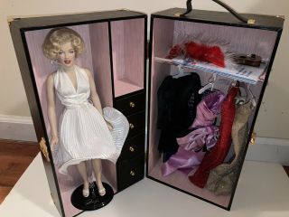 Franklin Marilyn Monroe Vinyl Doll,  Trunk And Outfits,  Euc