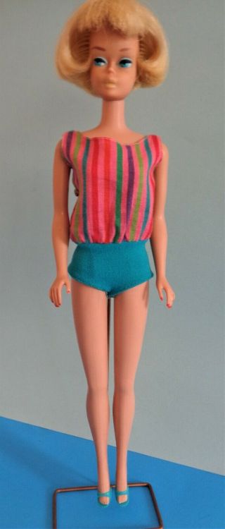 VINTAGE 1960 ' S AMERICAN GIRL LIGHT BLONDE BARBIE WITH SWIMSUIT,  HEELS & STAND 2