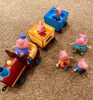 Peppa Pig Train With 6 Peppa Pig Figures