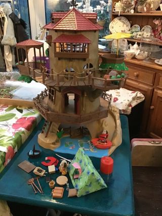 Sylvanian Families Hollow Oak Tree House And Accessories
