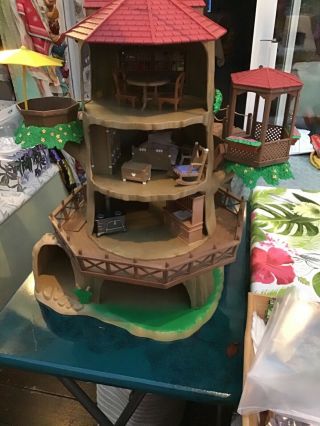 Sylvanian Families Hollow Oak Tree House and Accessories 2