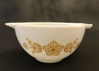 441 Vintage Pyrex Cinderella Mixing Nesting Bowl 1 1/2 Pt Butterfly Gold White