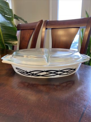 Vintage Pyrex Barbed Wire Black Divided Dish Casserole With Lid 1 1/2 Quart