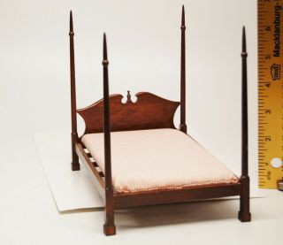 Four Poster Mahogany Bed W/mattress,  6 1/2 " Tall,  6 7/8 " Long,  4 7/8 " Wide,  1:12