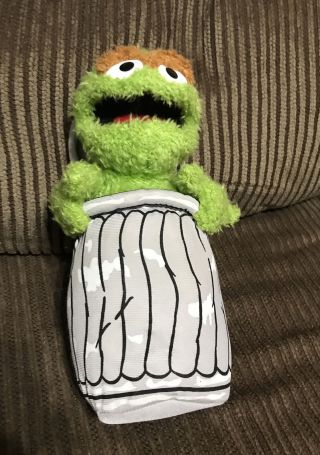 Sesame Street Oscar The Grouch In Trash Can Plush Stuffed Toy 2003 Nanco