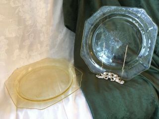 2 Anchor Hocking Princess Pattern Yellow Topaz Depression Glass 9” Dinner Plates