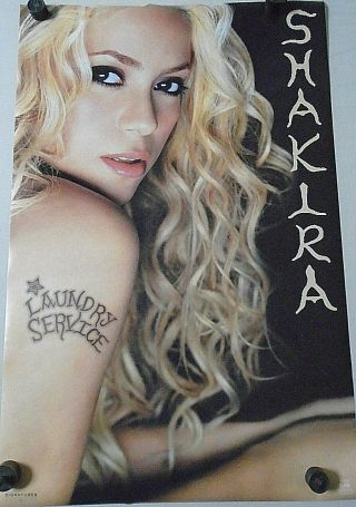 Shakira / Poster 9067 / Exc.  / 22 X 34 1/2 " / Close - Up
