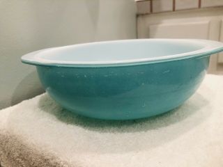 Vintage Pyrex 024 Robins Egg Turquoise Blue 2 Quart Round Casserole Dish Bowl