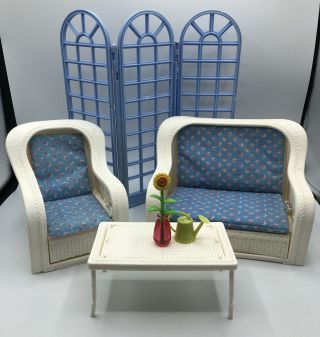 1983 Barbie Dream House White Wicker Furniture Set Couch Chairs Coffee Table