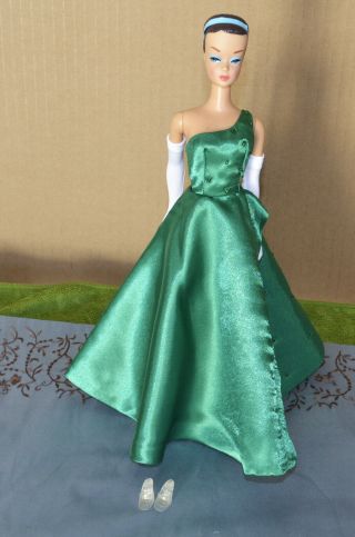 Vintage Barbie Clone Green Satin Style With Beads Evening Gown Dress Bild Lilli