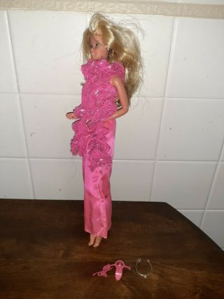 Vintage Superstar Barbie Doll 9720 W/ Dress Boa Shoes Jewelry Rare 1976
