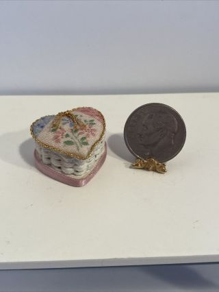 Vintage Artisan Leilani Warling 99 Wicker Heart Trinket Box Dollhouse Miniature