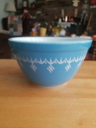 Vintage Pyrex Mixing Bowl 401 Snowflake Blue Garland 1 1/2 Pt