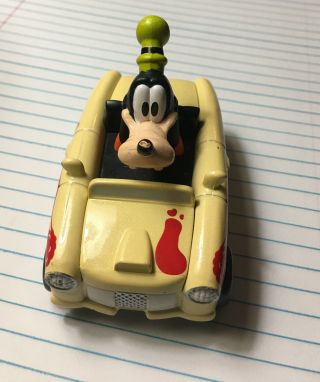 Disney Mattel Die Cast Mini Yellow Roadster Toy Car With Toy Figure Goofy Driver