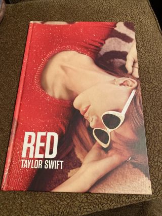 Taylor Swift Red Album Photo/lyric Coffee Table Book - 10.  5 " X 15.  5 "