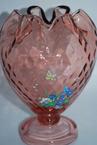 1985 Fenton Glass Peach Country Bouquet 6 1/2 " Footed Vase Floral Diamond Optic