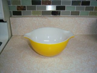 Vintage Retro Bright Yellow 1 1/2 Pint Pyrex Cinderella Mixing Bowl 441