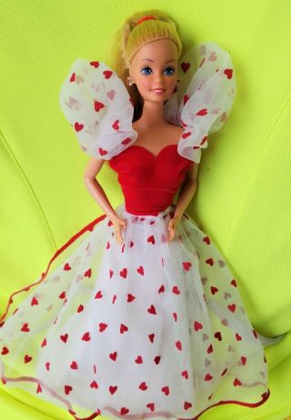 Vintage Superstar Barbie Loving You Red Velvet Heart Dress Mattel 1980 
