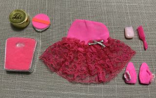 Vintage Barbie Pak Pretti - Pinks - Hot Pink Slip,  Slippers Talc Puff Vgc - Htf