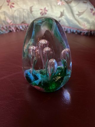 Vintage Art Glass Egg Shaped Paperweight Hand Blown With Controlled Bubbles