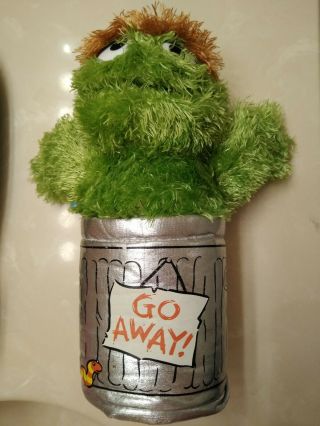 Gund Sesame Street 10 " Plush Oscar The Grouch Go Away Trash Can Stuffed