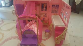 2010 Mattel Barbie Folding House Playset Fold Go Travel Case Bedroom Bathroom