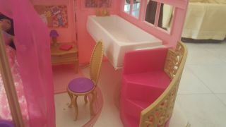 2010 Mattel Barbie Folding House Playset Fold Go Travel Case Bedroom Bathroom 3