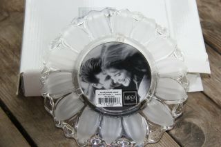 Mikasa " Sunflower Frost " Round Glass Picture Frame 3.  5 " Photo