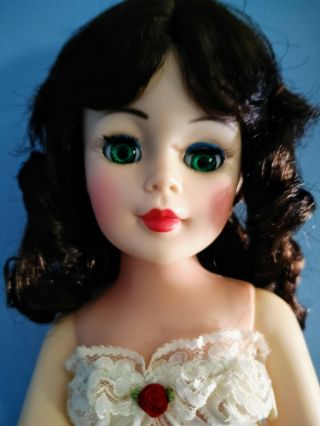 Madame Alexander Portrait Cissy Doll In Cream Lace Teddy
