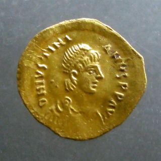 Justinian I Gold Tremissis_constantinople Mint_advancing Victory