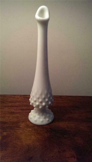 Very Good 9 " Vintage Fenton Milk Glass Hobnail Bud Vase