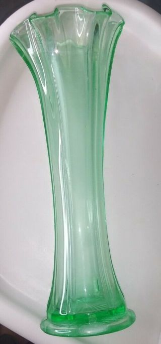 Vintage Northwood Thin Rib Emerald Green Depression Glass Vase,  10 - 3/4 "