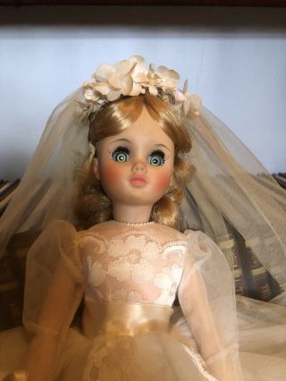 Antique 17” Madame Alexander ELISE Bride Doll Wedding Dress Needs Cleaning. 2