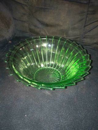Sierra " Pinwheel " Jeannette Glass Co.  8 1/2 Inch Green Depression Bowl 1931 - 1933