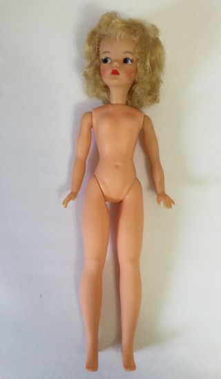 VINTAGE 1960’s IDEAL TAMMY DOLL WITH PLATINUM BLONDE HAIR 2