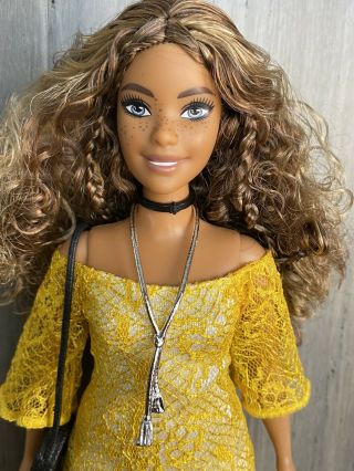 Barbie Doll Fashionistas Glam Boho 85 Curvy Freckles With Outfit Pretty