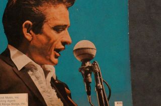 JOHNNY CASH SHOW SOUVENIR PICTURE AND SONG BOOK 1966 TOUR PROGRAM 2