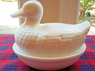 Authentic Vintage Hard To Find 31/4 " Nesting Duck Imperial Milk Glass - Ig Logo